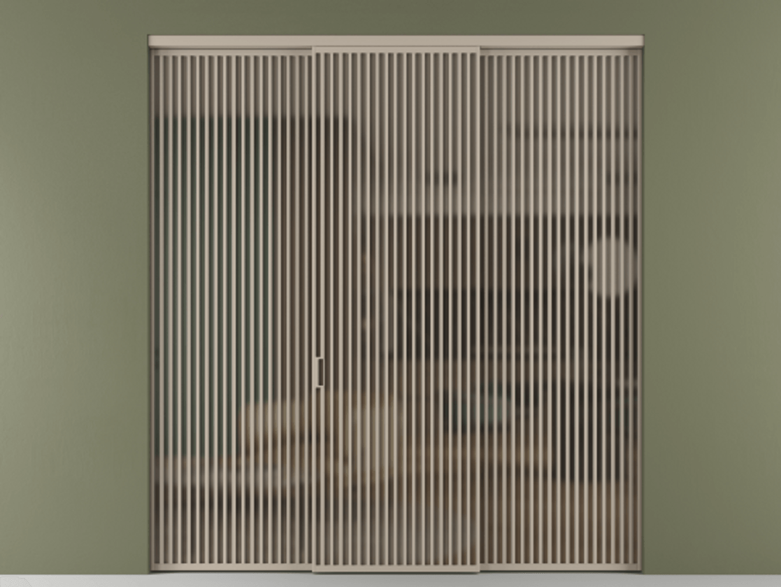 Перегородка Formato внутри проёма трёхстворчатая АЛПР 040.06 Алюминий бисквитный Сатинированное бронзовое стекло, триплекс Цена 581490 ₽ | Volhovec